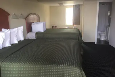 Photo 4 - Royal Inn
