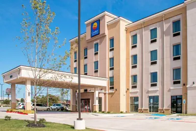 Photo 2 - Comfort Inn & Suites San Marcos near Outlet Mall