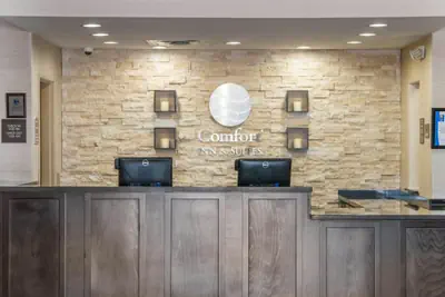 Photo 4 - Comfort Inn & Suites San Marcos near Outlet Mall