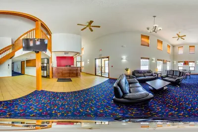 Photo 5 - Econo Lodge Inn & Suites Wisconsin Dells