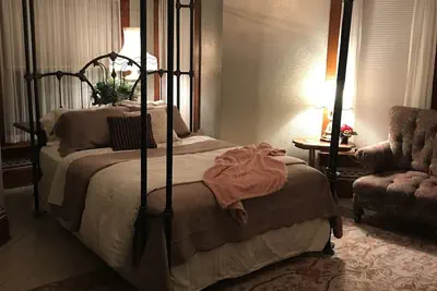 Photo 3 - Nauvoo Grand Bed & Breakfast