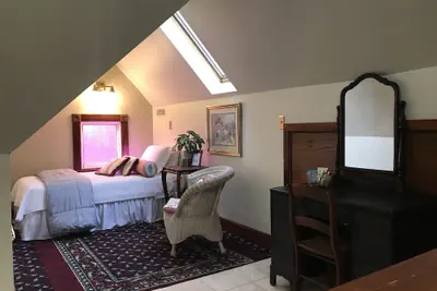 Photo 4 - Nauvoo Grand Bed & Breakfast