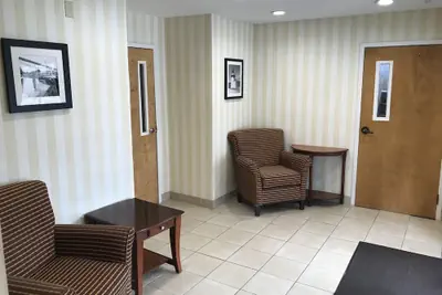Photo 4 - Rosemont Suites