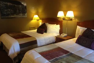 Photo 4 - Silver Moon Inn