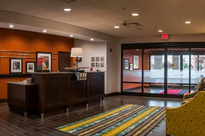 Photo 5 - Hampton Inn & Suites Mishawaka/South Bend at Heritage Square