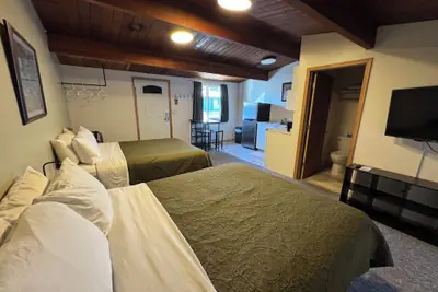 Photo 4 - The Pioneer Motel