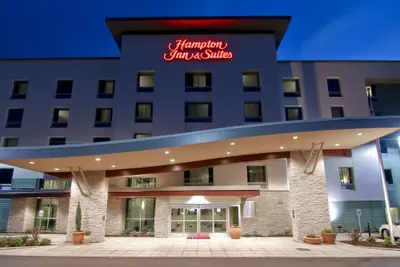 Photo 2 - Hampton Inn & Suites Bellevue Downtown-Seattle