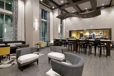 Photo 5 - Hampton Inn & Suites Bellevue Downtown-Seattle