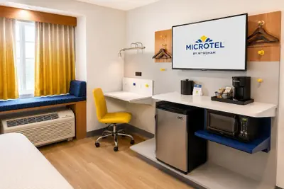 Photo 2 - Microtel Inn & Suites By Wyndham Midland