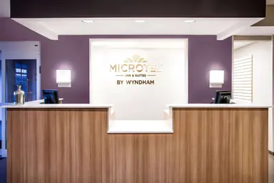 Photo 2 - Microtel by Wyndham Vernal / Naples