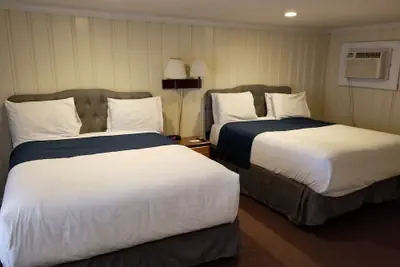Photo 4 - The Tides Motel