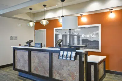 Photo 4 - Hampton Inn Kenedy