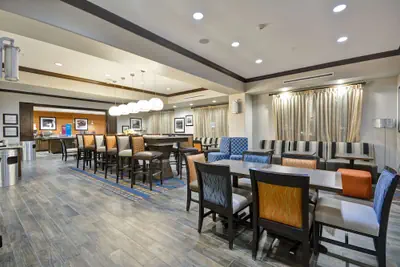 Photo 5 - Hampton Inn Kenedy