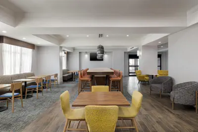 Photo 3 - Hampton Inn Kenedy