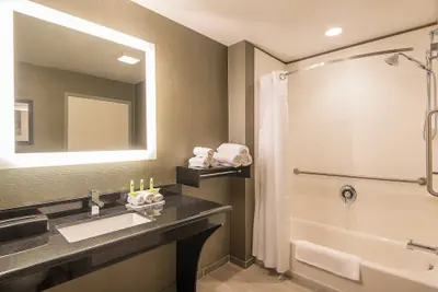 Photo 3 - Holiday Inn Express & Suites Norwood-Boston Area by IHG
