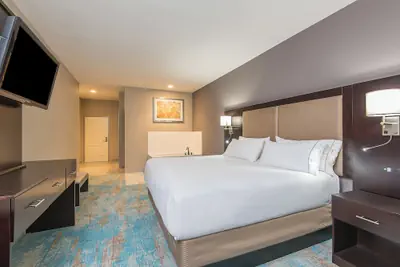 Photo 4 - Holiday Inn Express & Suites Norwood-Boston Area by IHG