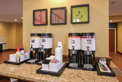 Photo 4 - Hampton Inn & Suites by Hilton Lonoke