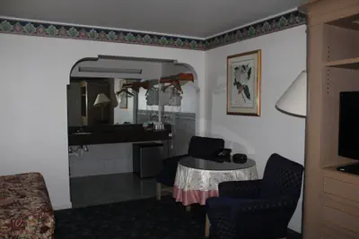 Photo 4 - Best Whittier Inn