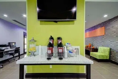 Photo 5 - Comfort Inn & Suites Tulsa I-44 West - Rt 66