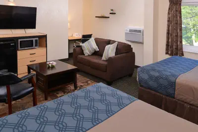 Photo 5 - Econo Lodge Rochester I-90 & I-390