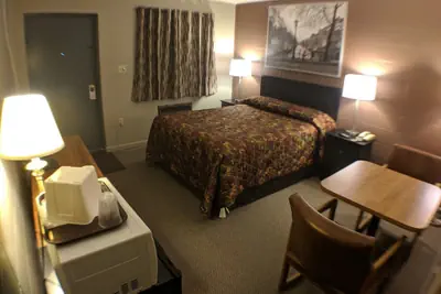Photo 2 - Attican Motel