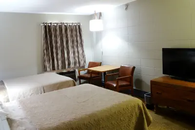Photo 5 - Attican Motel
