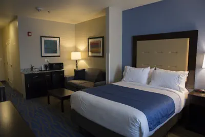 Photo 4 - Holiday Inn Express & Suites Edwardsville by IHG