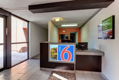 Photo 5 - Motel 6 Jackson, TN