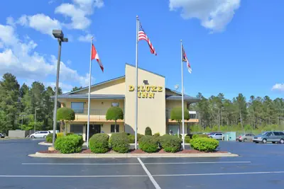 Photo 2 - Deluxe Inn Fayetteville - I-95 Exit 49