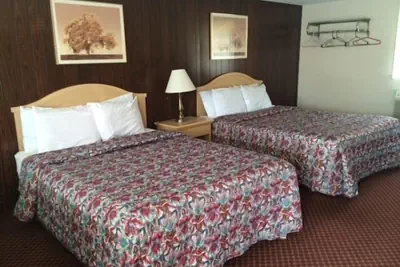 Photo 4 - Fels Three Crown Motel