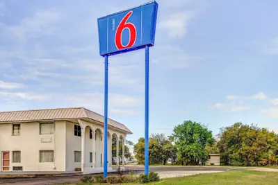 Photo 2 - Motel 6 Waco, TX - Lacy Lakeview