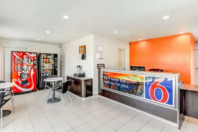 Photo 3 - Motel 6 Waco, TX - Lacy Lakeview
