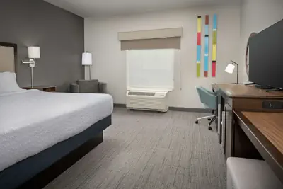 Photo 4 - Hampton Inn & Suites Portland/Hillsboro-Evergreen Park