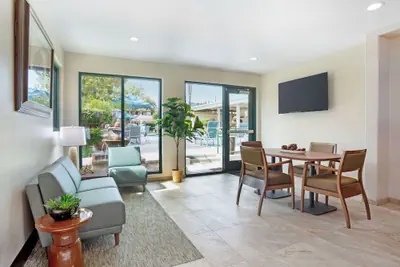 Photo 3 - Best Western Plus Black Oak