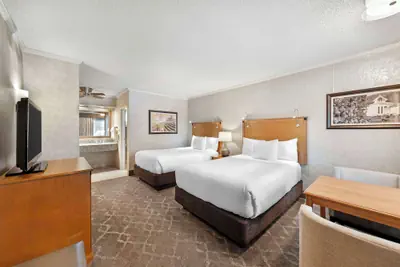 Photo 2 - Best Western Plus Black Oak
