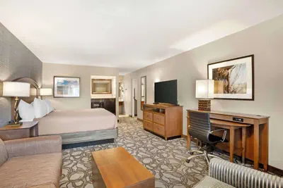 Photo 2 - Best Western Plus Black Oak