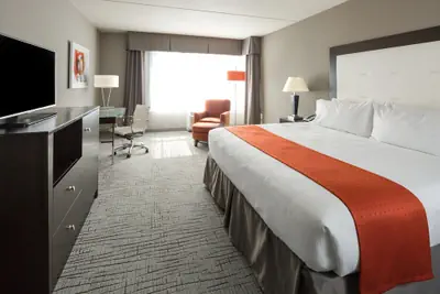 Photo 5 - Holiday Inn Hotel & Suites Davenport by IHG