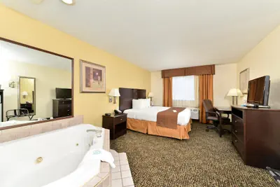 Photo 5 - Best Western Inn