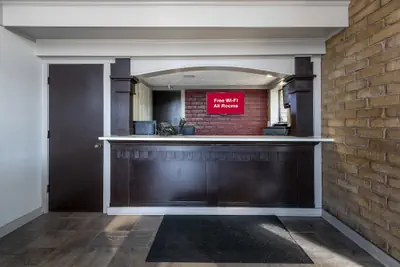 Photo 4 - Red Roof Inn Monroe