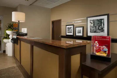 Photo 4 - Hampton Inn & Suites San Antonio-Downtown/Market Square