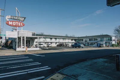 Photo 2 - La Hacienda Motel