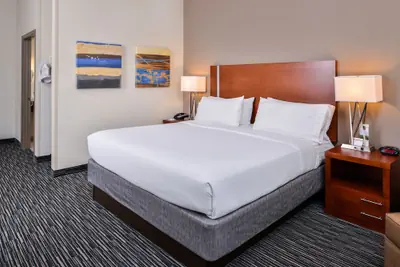 Photo 3 - Holiday Inn Express & Suites York by IHG