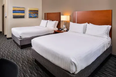 Photo 4 - Holiday Inn Express & Suites York by IHG