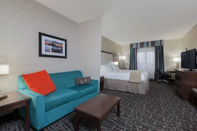 Photo 4 - Holiday Inn Express & Suites Eureka by IHG