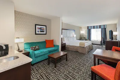 Photo 3 - Holiday Inn Express & Suites Eureka by IHG