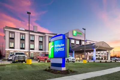Photo 2 - Holiday Inn Express Hutchinson by IHG