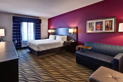 Photo 3 - Holiday Inn Express Hutchinson by IHG