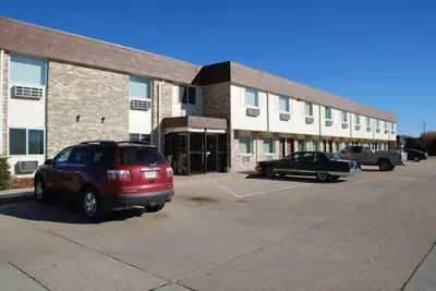 Photo 2 - Island Inn