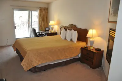 Photo 5 - Cedar Inn & Suites