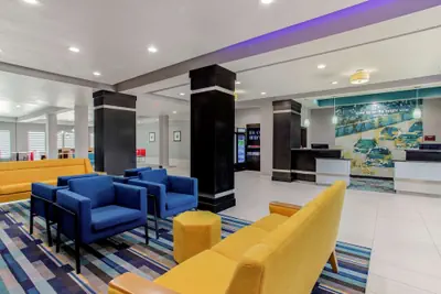 Photo 3 - La Quinta Inn & Suites by Wyndham Northlake Fort Worth